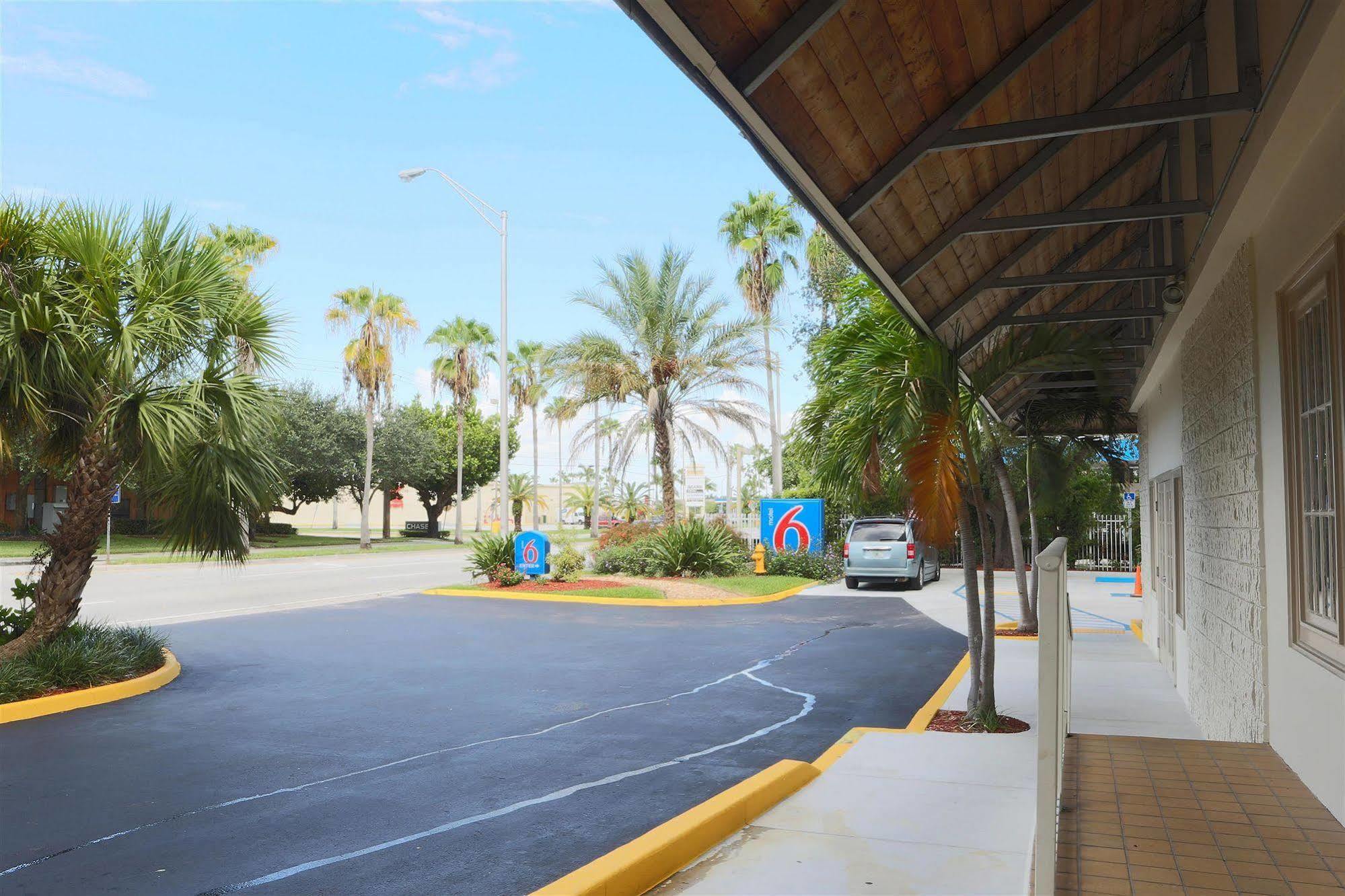 Motel 6-Cutler Bay, Fl Exterior photo